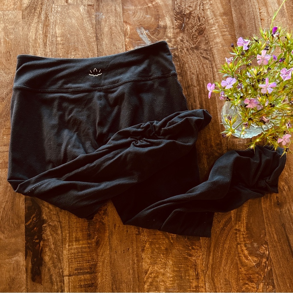 Beyond Yoga Black Leggings with Logo Detail